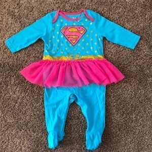 𝅺Super Girl Onesie
